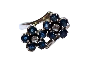 Szafirowe kwiaty toi et moi