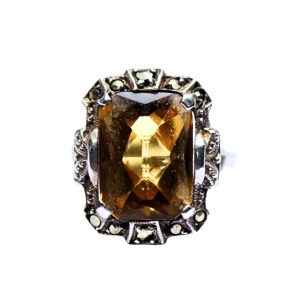 Art deco z cytrynem i markazytami